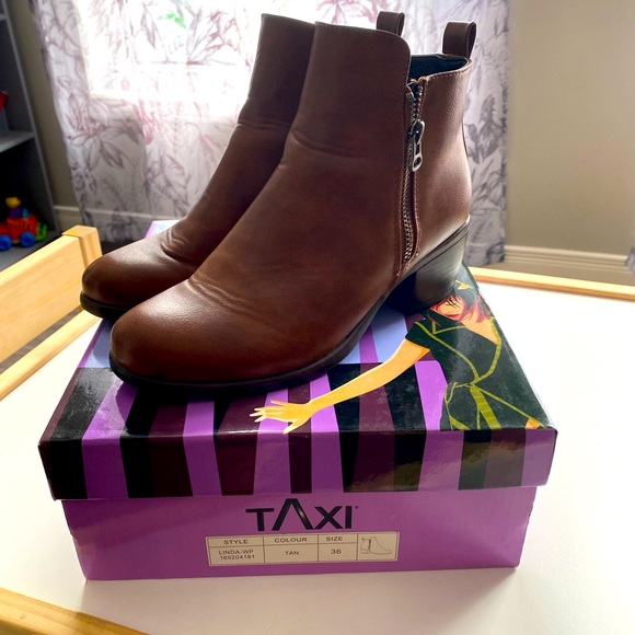 Taxi Booties - Picture 1 of 8